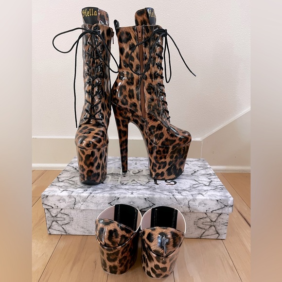 Hella Heels Empire Kicks Booties - 8 inch - Leopard - Picture 1 of 4